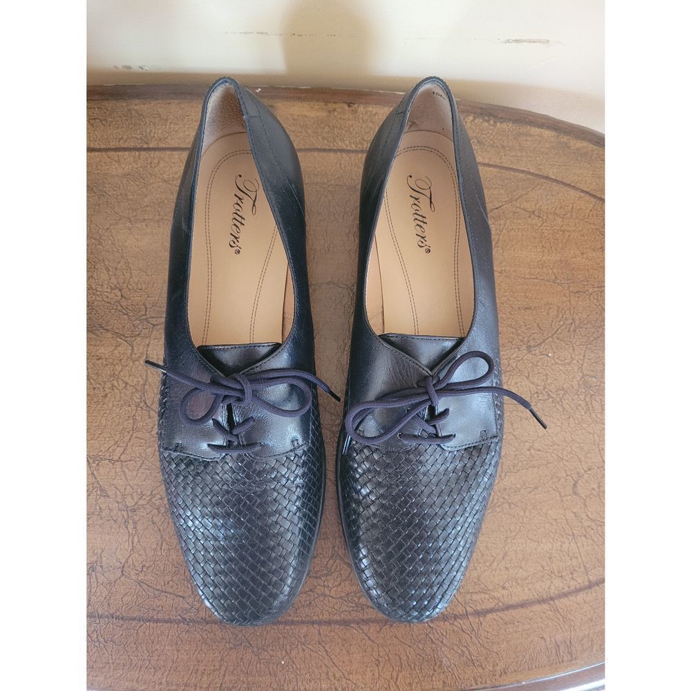 Trotters Lizzie Oxfords - Like New